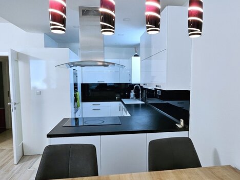 Pronájem moderního, zařízeného bytu 3+kk s terasou a garážovým stáním – Brno, ul. Dusíkova